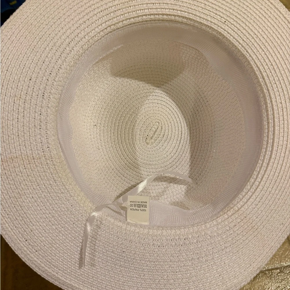 Elegant Cream Women's Hat with Bow